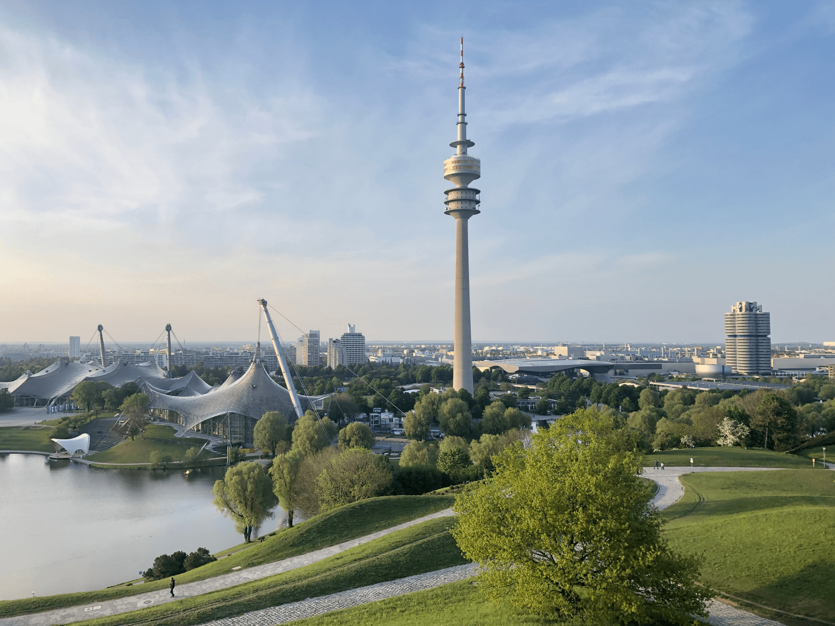 Schönes Panorama des Olympiaparks in München