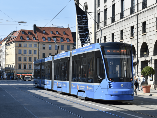 Tram auf einer Stadtteilführung in München